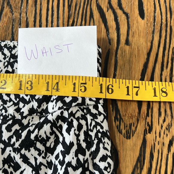 Premise -black and white stretch pull on Capri bottom. Size medium. - Picture 11 of 12